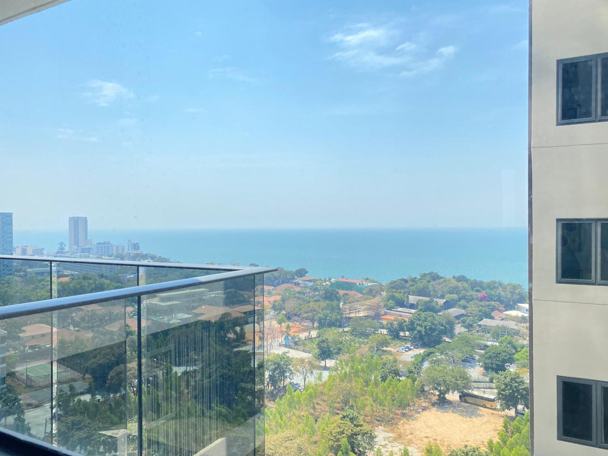 Andromeda Condo By Feng Pattaya Exteriör bild